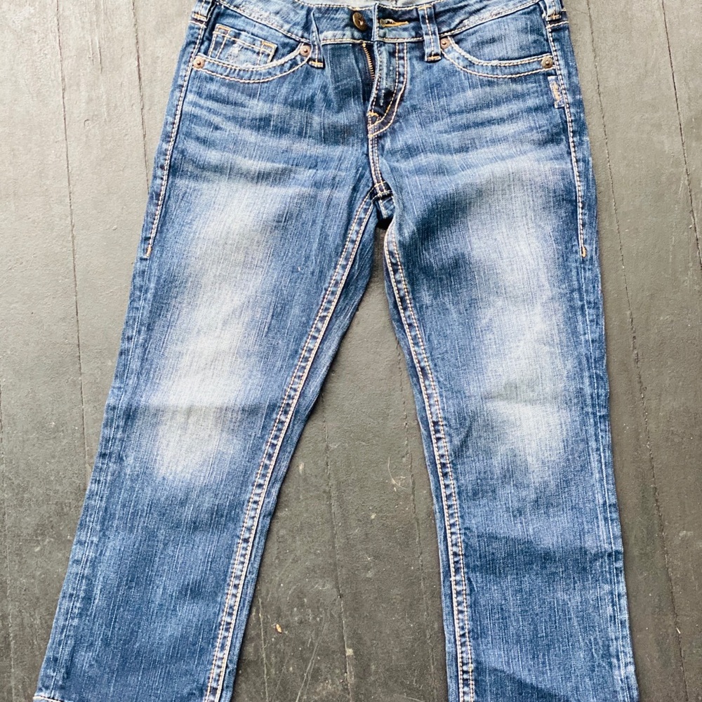 Silver Capris - barely worn.  Slim fit!